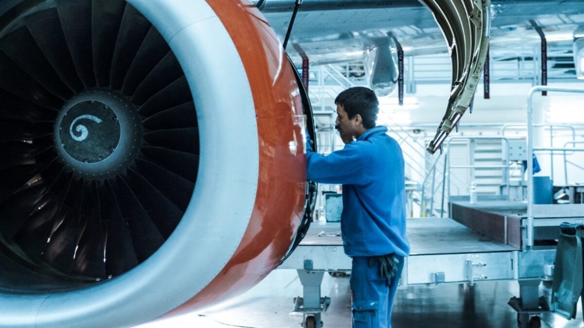 8 Tips for Choosing The Right Aircraft Maintenance Company