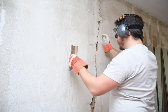 Transform Your Space: 5 Expert Tips to Repair Cracked Concrete Like a Pro